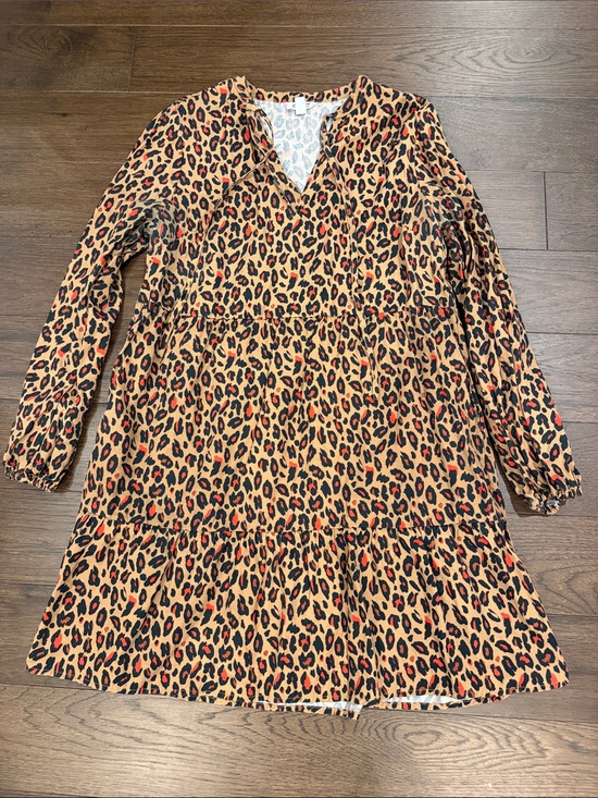 Grace Atwood x The Drop Dresses & Skirts - Grace Atwood x Amazon The Drop Loose Fit Tiered Mini Medium Tan/Red  - C1-140